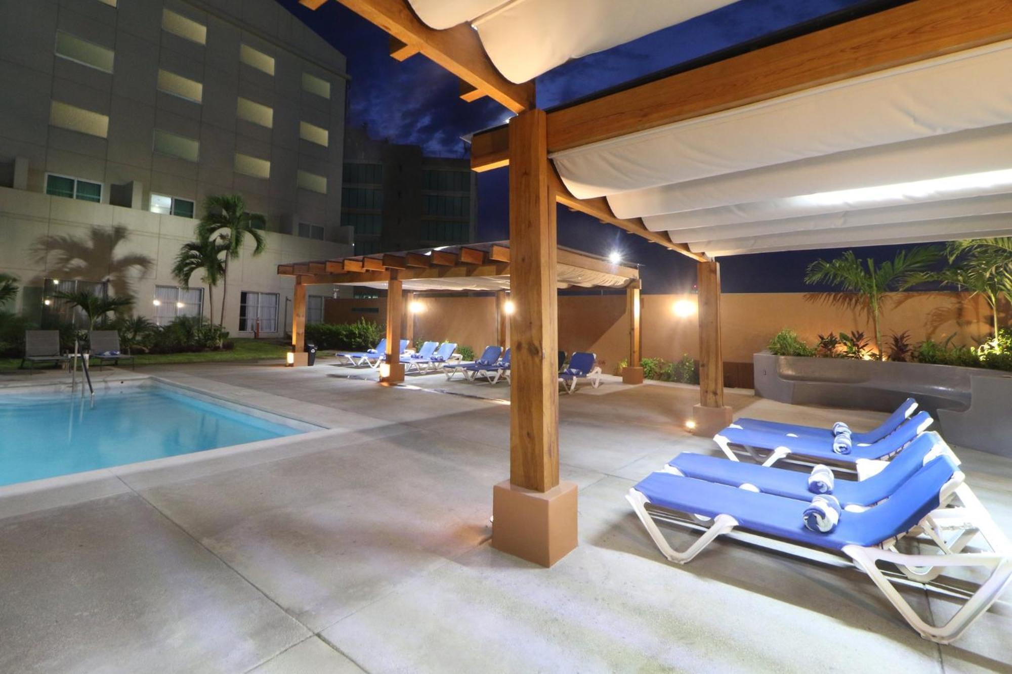 Holiday Inn Express Manzanillo By Ihg מראה חיצוני תמונה