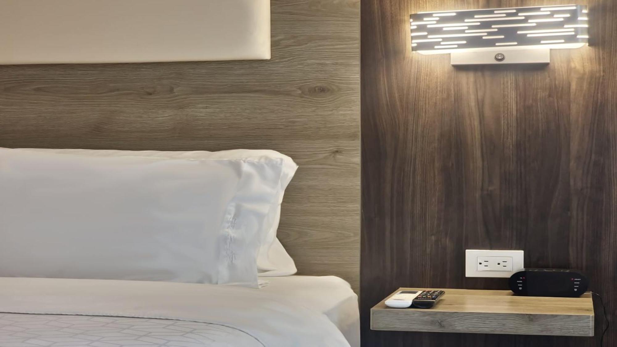 Holiday Inn Express Manzanillo By Ihg מראה חיצוני תמונה
