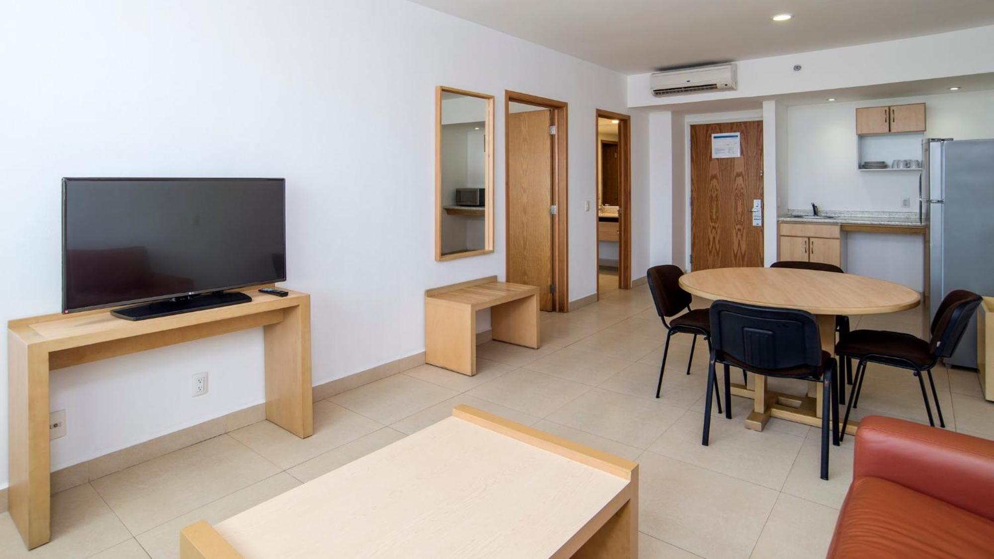Holiday Inn Express Manzanillo By Ihg מראה חיצוני תמונה