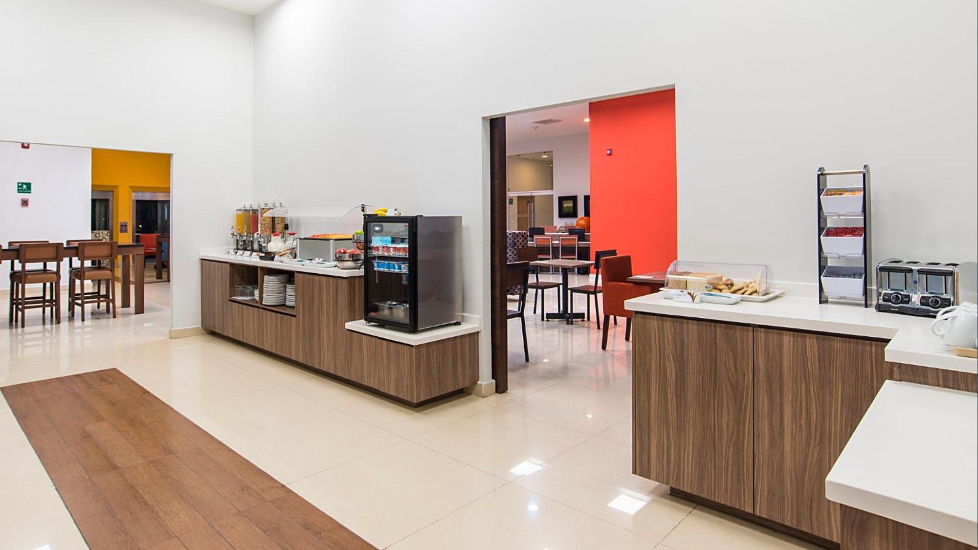 Holiday Inn Express Manzanillo By Ihg מראה חיצוני תמונה