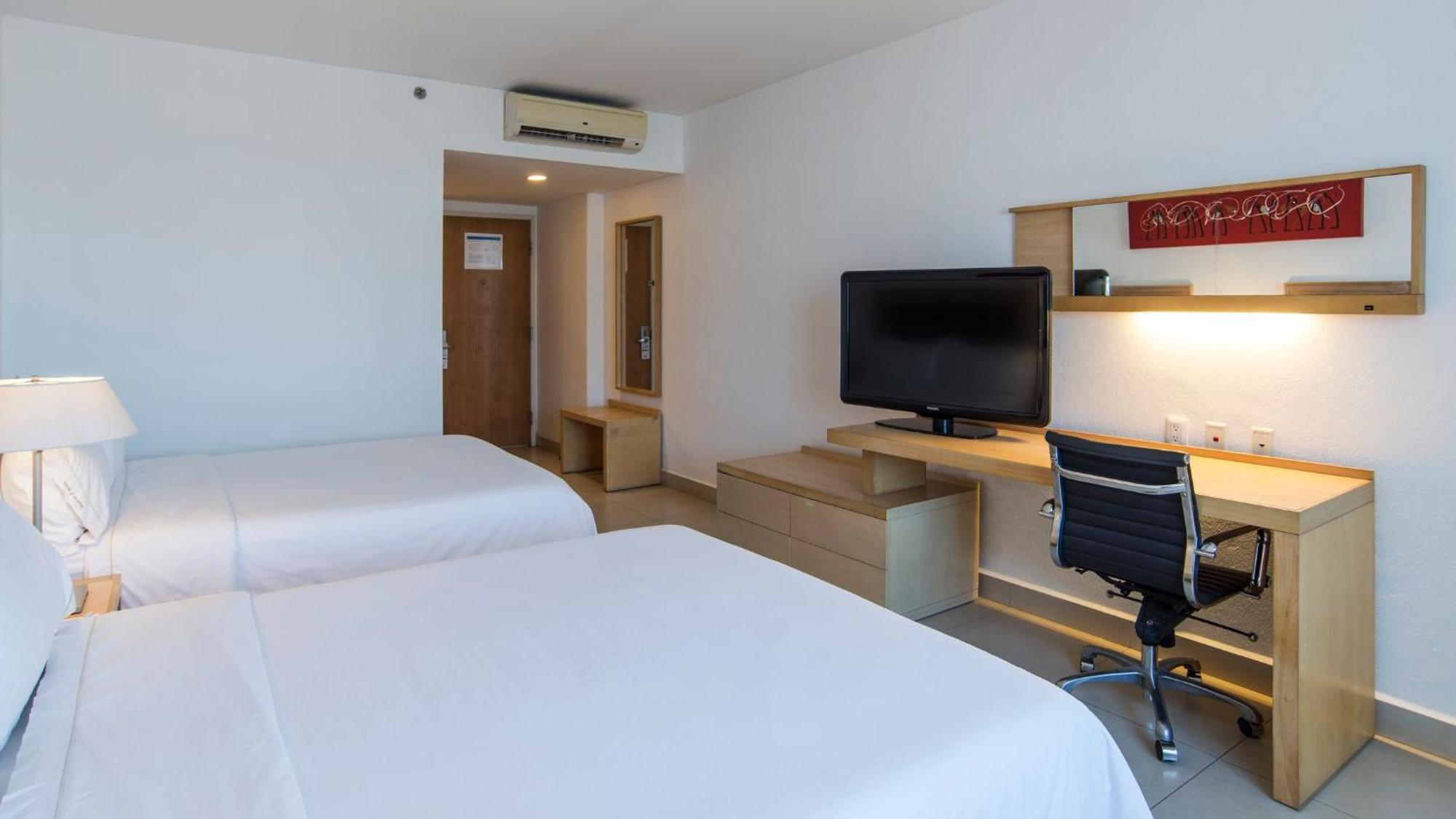 Holiday Inn Express Manzanillo By Ihg מראה חיצוני תמונה